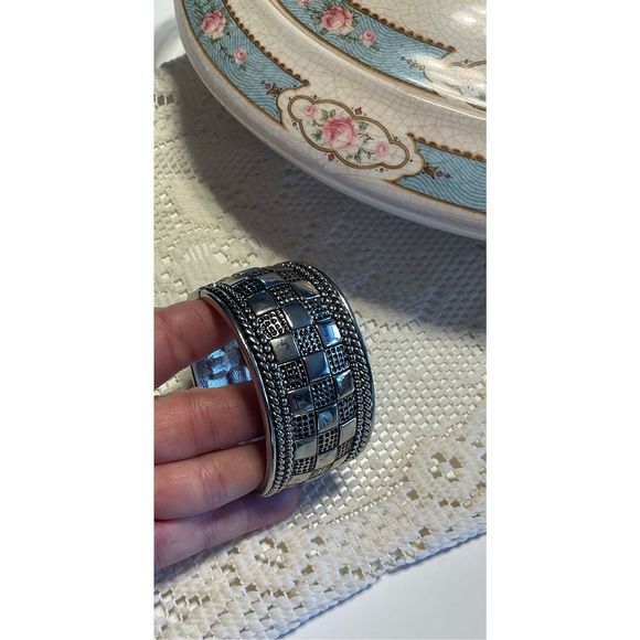 Vintage Silver Bangle Bracelet Cute Design 1990’s 🌸🌿 - Picture 2 of 15